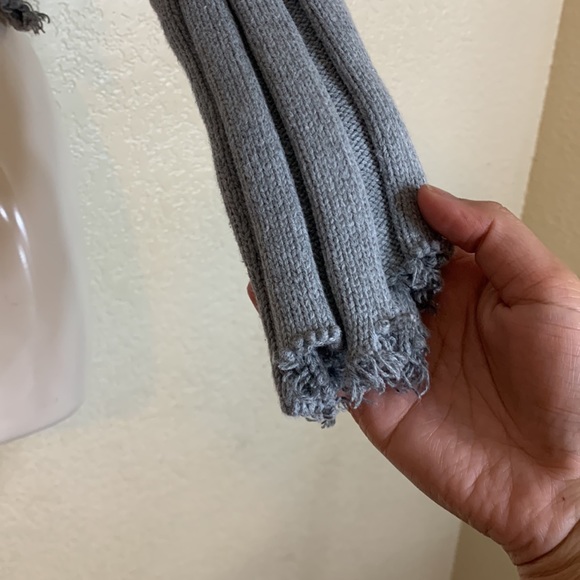 F21 Gray Cropped Sweater - Picture 4 of 6